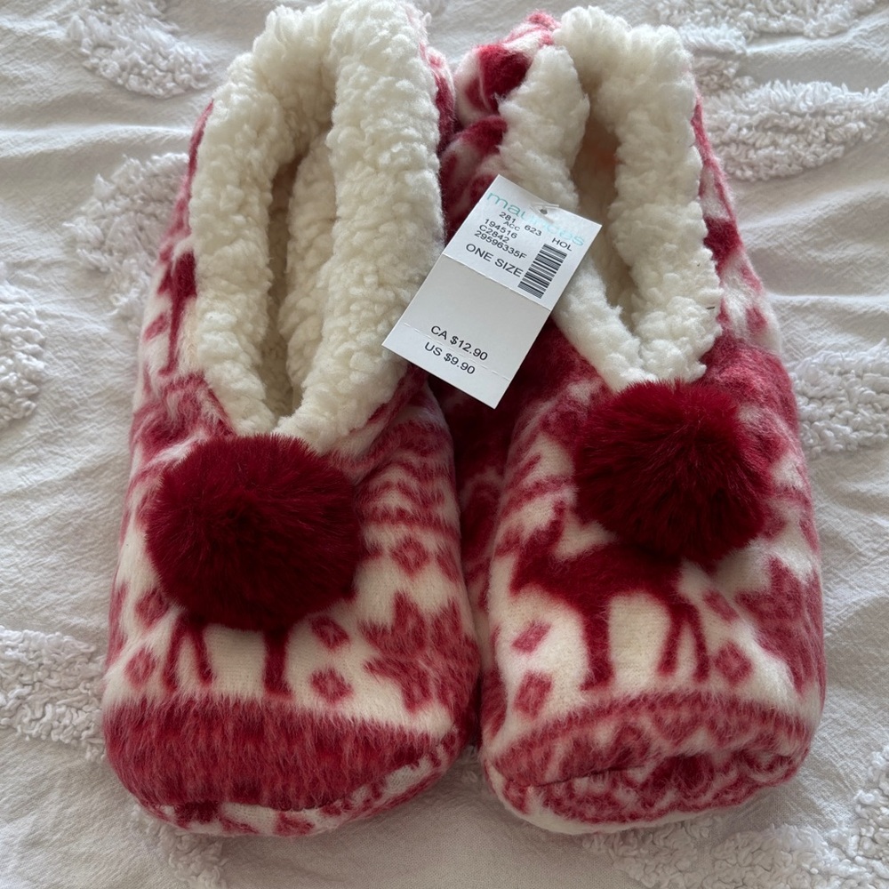 Maurices Red and Cream Slipper Socks with‎ Pom Poms
